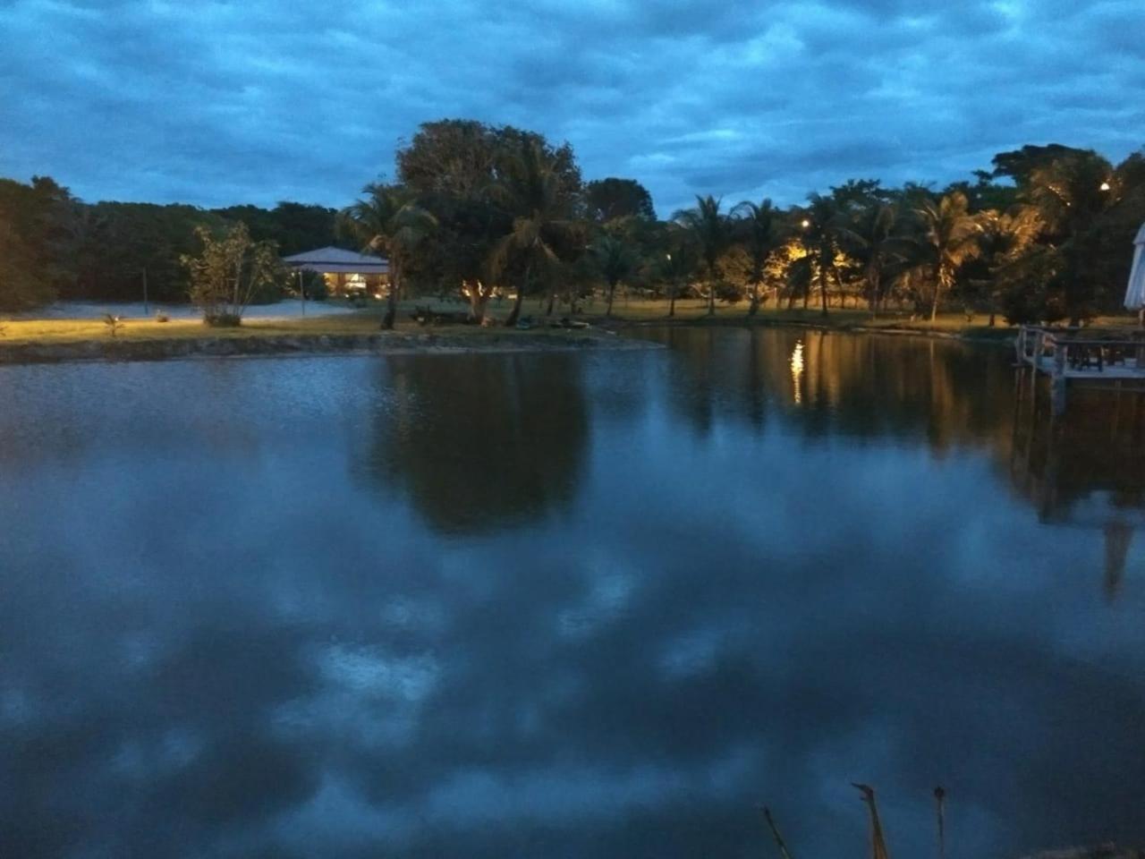 Residencial Lagoa Da Praia Alcobaça Esterno foto